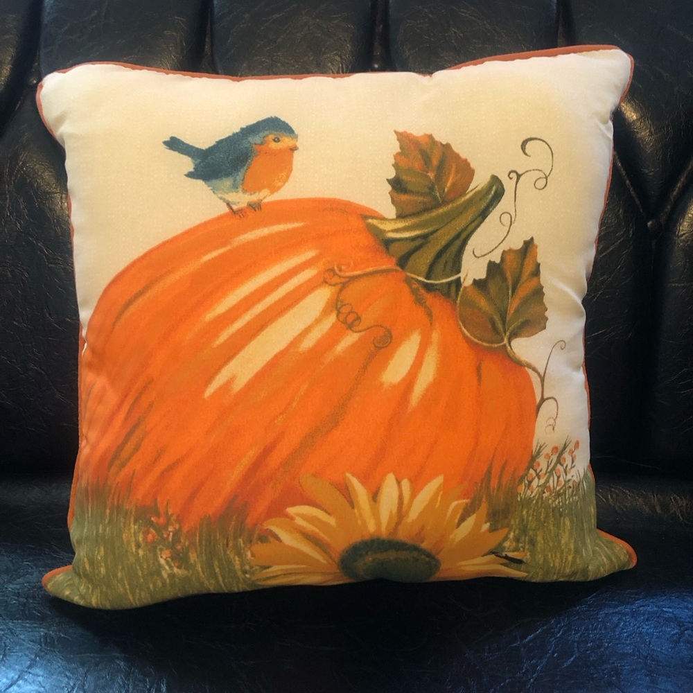 9457 Pillow Fall With Pumpkins, Sunflower & Bluebird. Indoor Outdoor